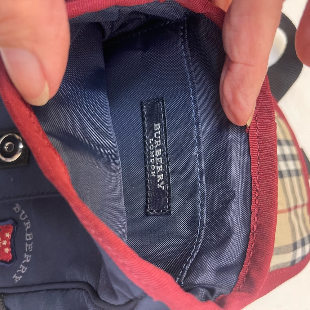 Burberry London Nylon Mini Bag 6" X
6.5 X 2" EUC - Picture 12 of 16